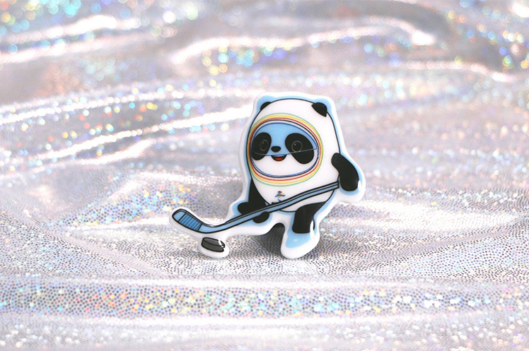 【Pre-sale】Bing Dwen Dwen-Official ceramics souvenir collective Brooch of 2022 Beijing Winter Olympics