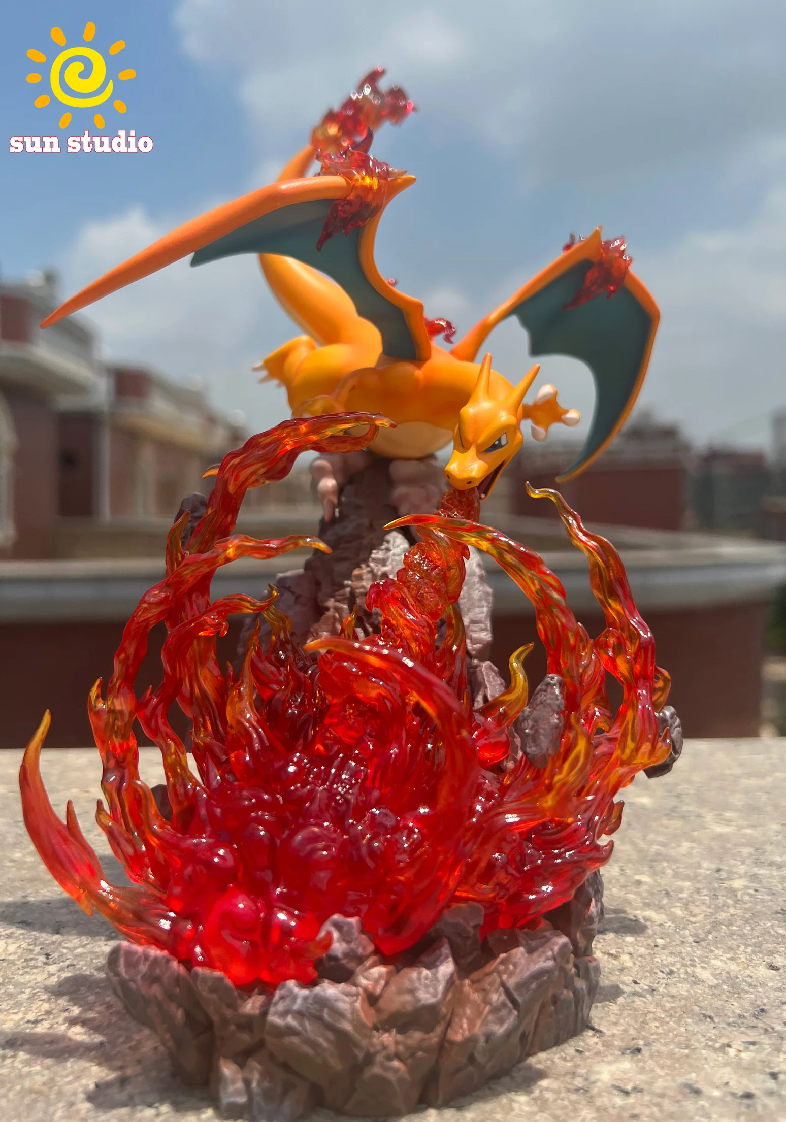 【Pre-sale】1/20 Scale World Zukan Charizard with LED-Pokemon-Sun Studio