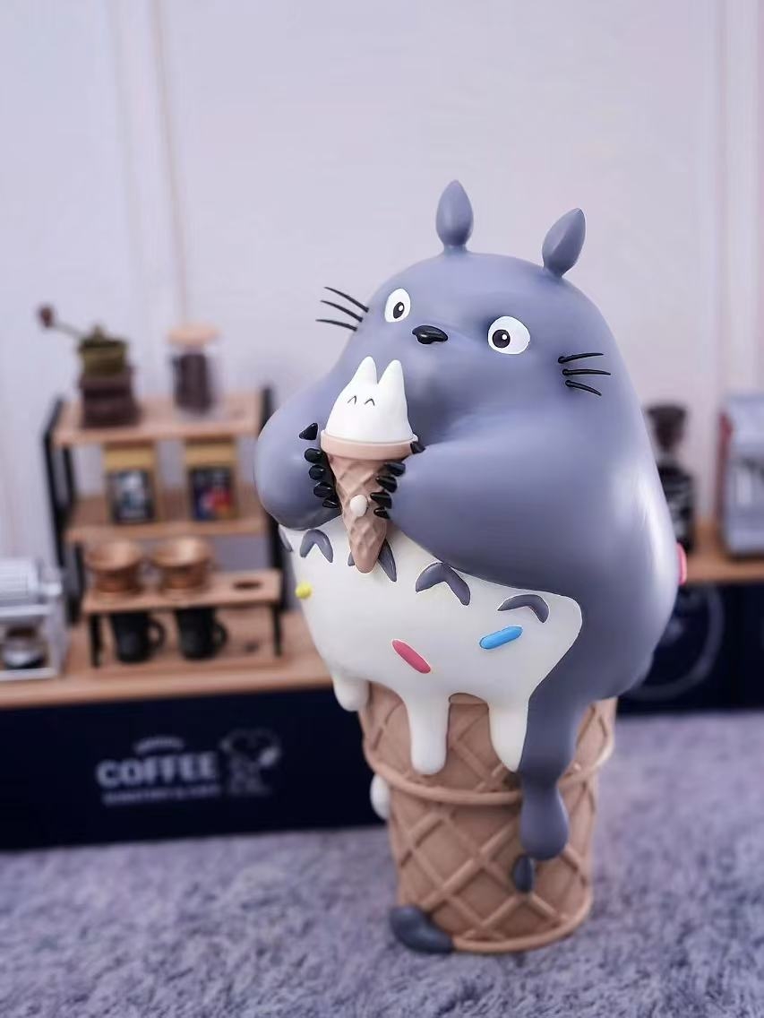 【Pre-sale】Totoro Holding Ice Cream-My Neighbor Totoro-Mr Dinosaur Studio