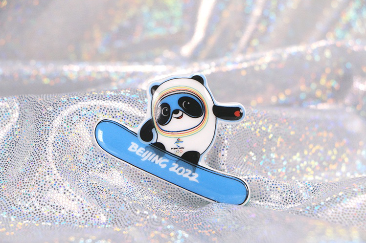 【Pre-sale】Bing Dwen Dwen-Official ceramics souvenir collective Brooch of 2022 Beijing Winter Olympics