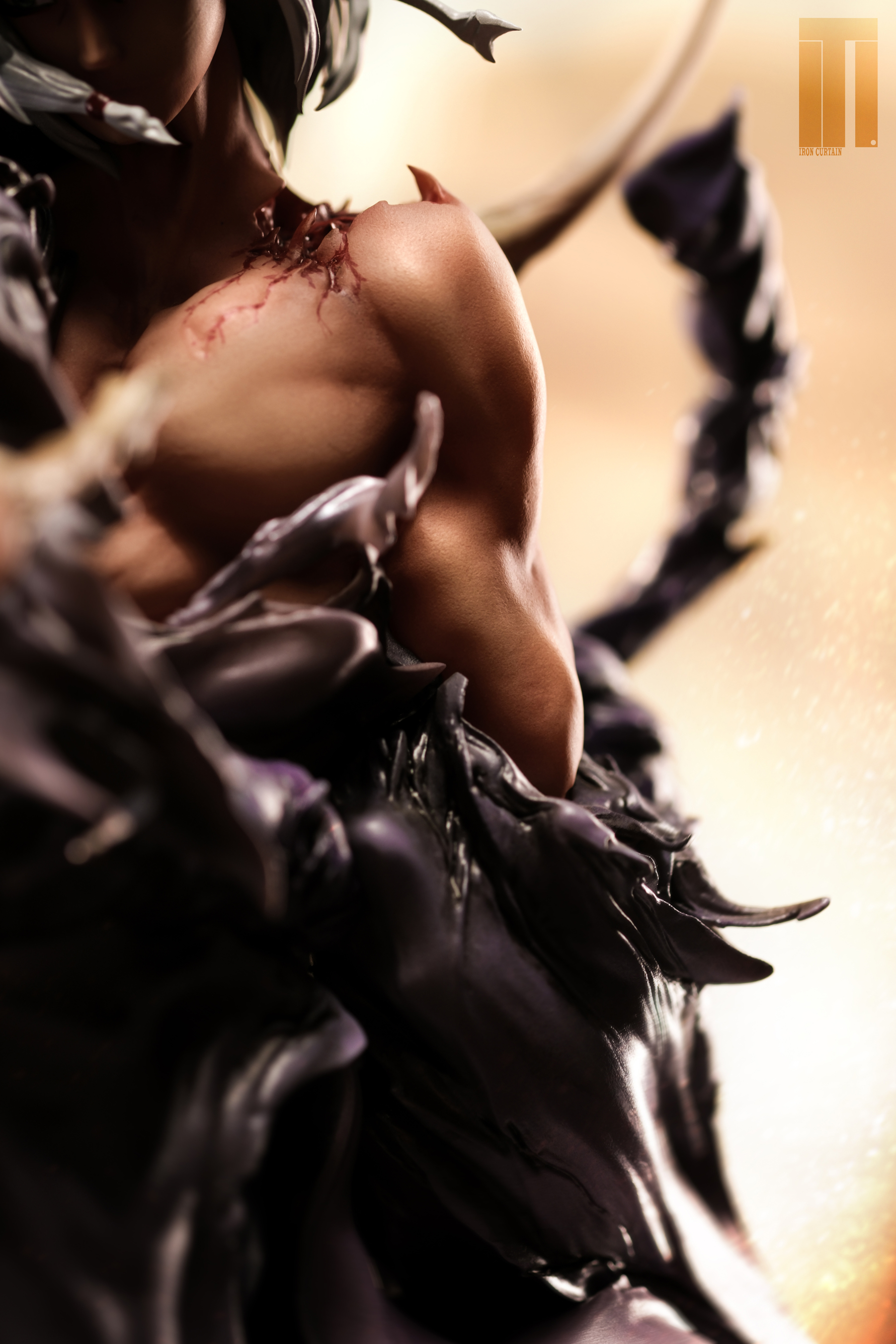 【Pre-sale】1/6 Scale Kimimaro with LED-Iron Curtain Studio