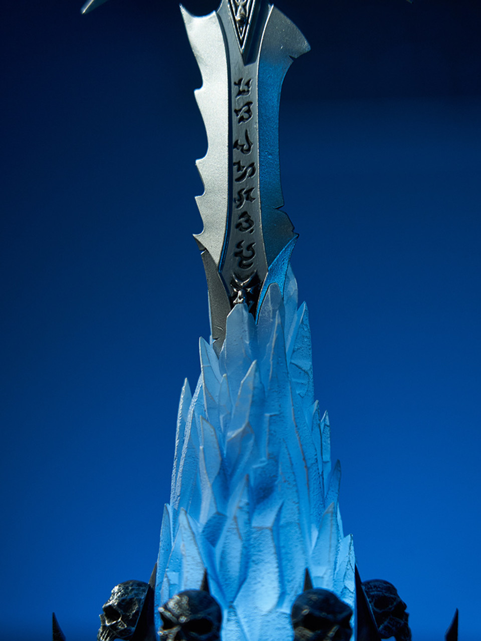 【Pre-sale】Frostmourne Collector's Edition Replica with LED-World of Warcraft-HEX Collectibles Studio
