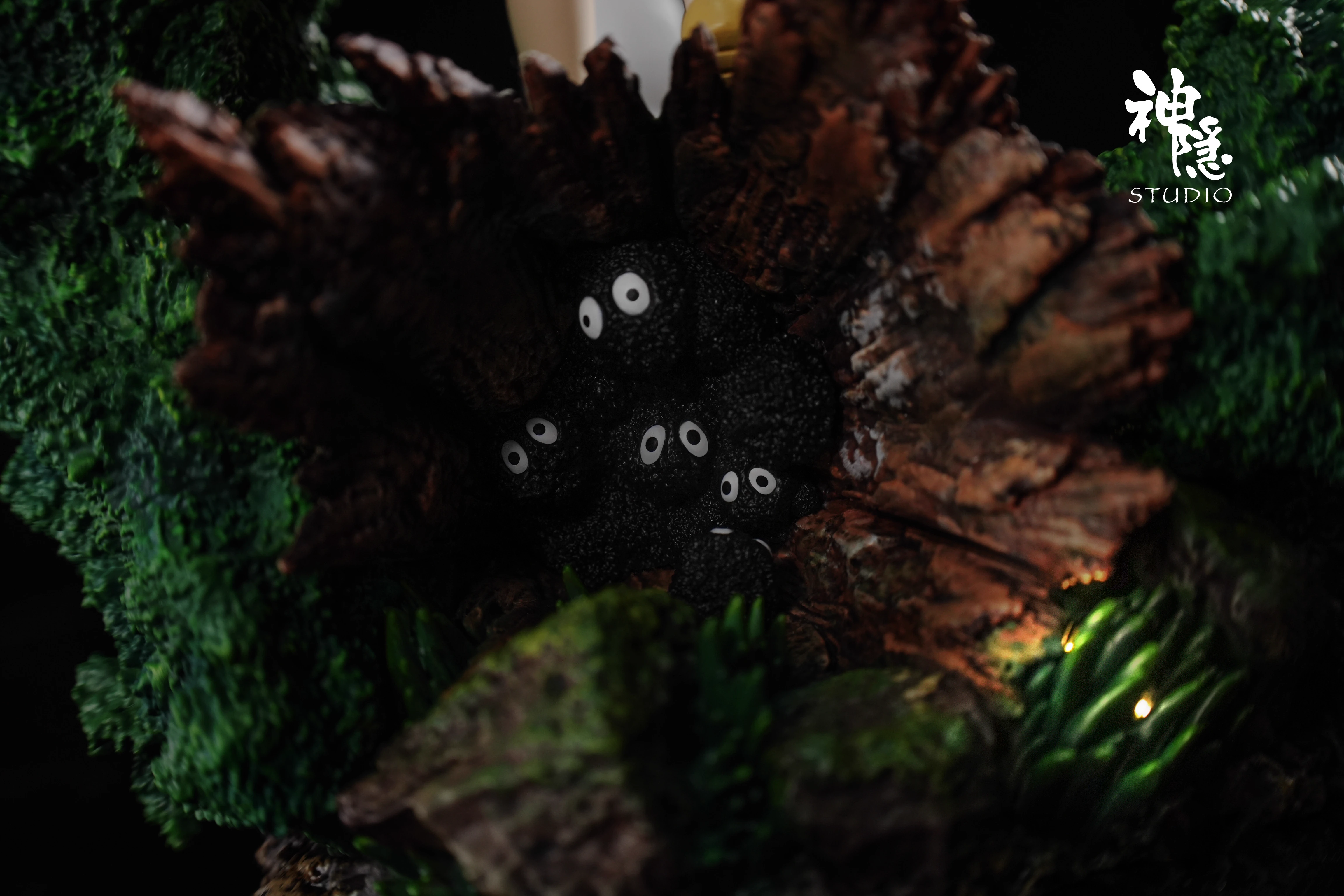 【Pre-sale】Kusakabe Mei on wood with LED-Studio Ghibli-ShenYin Studio