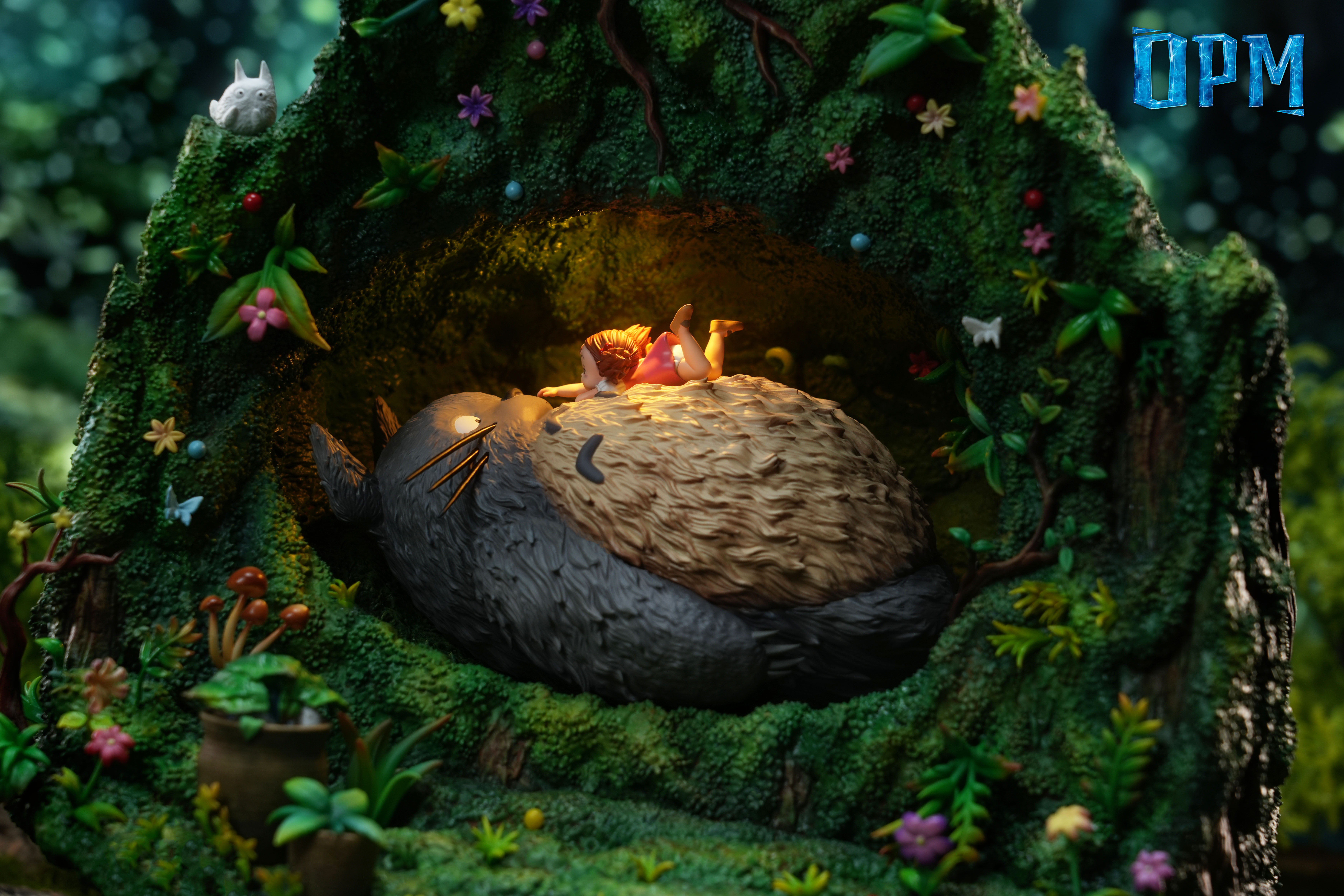 【Pre-sale】013 Totoro in the tree hole with LED-OPM Studio